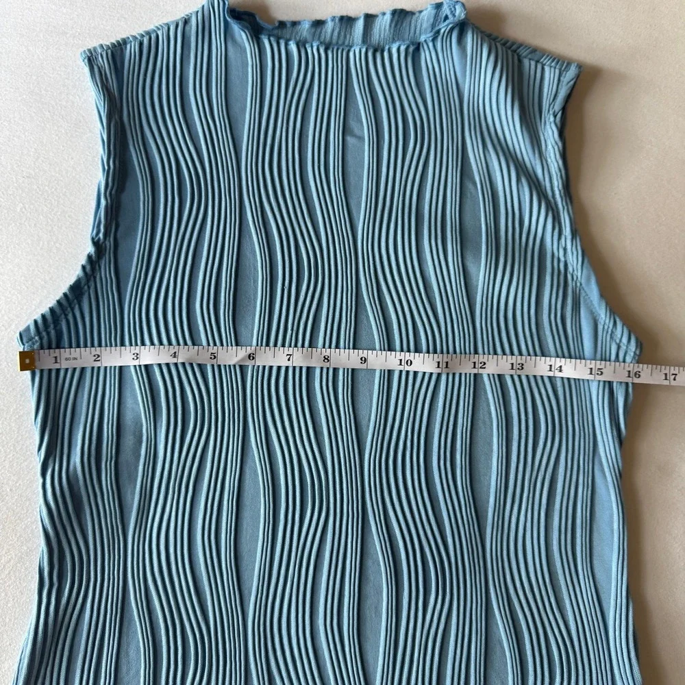 Blue Wavy Textured Ribbed Plisse Mock Neck Sleeveless Top Sz S Japanese Minimal